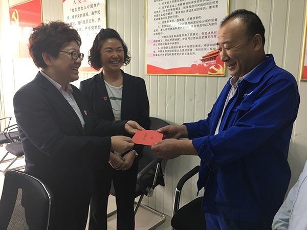 甘肅建投裝備制造有限公司開(kāi)展“金秋助學(xué)”活動(dòng)