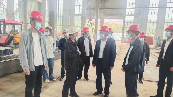 康樂縣應(yīng)急管理局到康樂縣工業(yè)集中區(qū)建設(shè)項(xiàng)目檢查安全生產(chǎn)工作