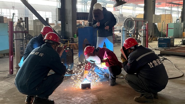 裝備公司舉辦產(chǎn)業(yè)工人技能培訓